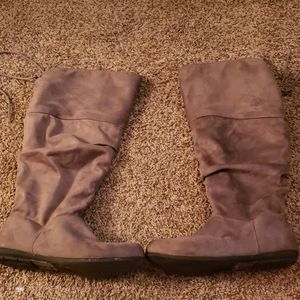 Torrid knee High Swade wide calf  boots